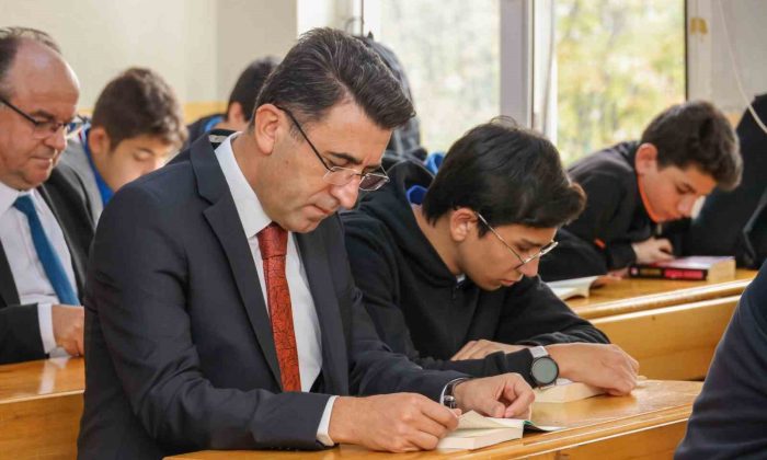 Vali Aygöl’den öğrencilere kitap okuma teşviki