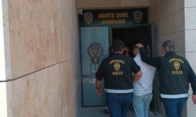 Camdan dışarıya çıkardıkları sürücüyü darp eden 3 şahsı polis yakaladı
