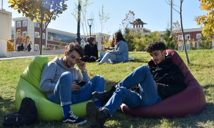 25 yaş altı öğrencilere 5 bin TL burs desteği