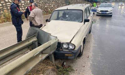 Bilecik’te kontrolden çıkarak bariyere çarpması sonucu 1 kişi yaralandı