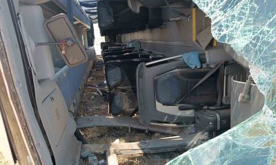 Afyonkarahisar’da turist kafilesi taşıyan otobüs devrildi, 1’i ağır 20 kişi yaralandı