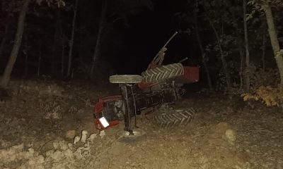 Devrilen traktörün sürücüsü yaralandı