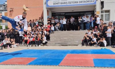 Dünya şampiyonu öğretmen ‘uçarak’ ders işliyor, öğrenciler onun gibi olmak istiyor