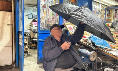 Fırtınalarda kırılan şemsiyeler tamircilerde yoğunluğa sebep oldu