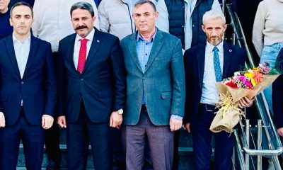 O Çiçekler neden O Personelin elinde ?