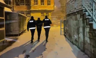 Kütahya’da vatandaşı dolandırmaya çalışan sahte polisler suçüstü yakalandı