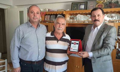 ‘Onbir onbir Bilecikliler Grubu’ndan ‘Öğretmenler Günü’nde emekli öğretmenlere plaket takdimi