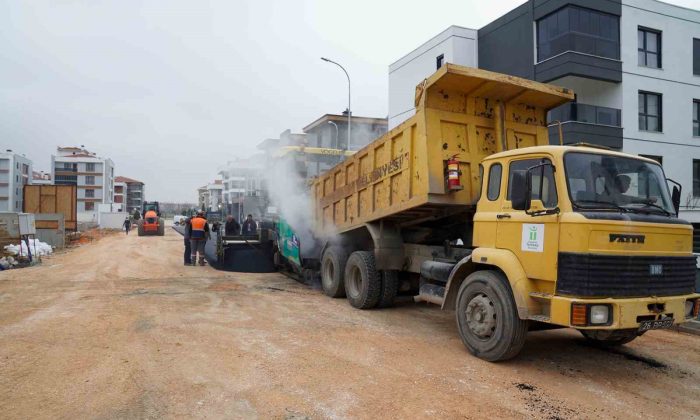 Tepebaşı’nda üstyapı çalışmaları sürüyor