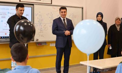 Vali Aygöl, İnhisar ilçesinde öğrencilere ders anlattı