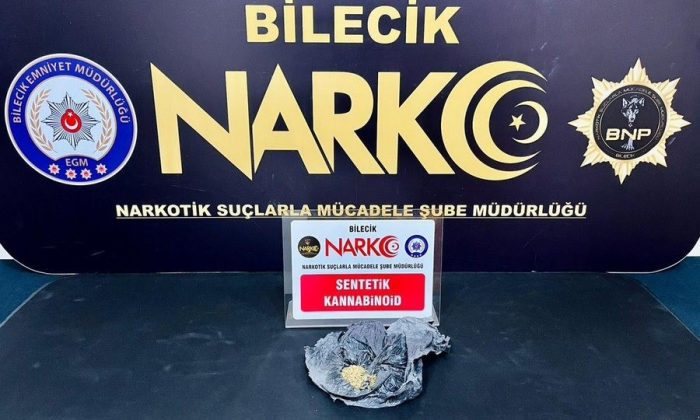 Hal ve tavırları şüphe çeken şahısların üzerinden uyuşturucu çıktı