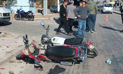 2 motosikletin çarpıştığı kazada sürücüler ağır yaralandı