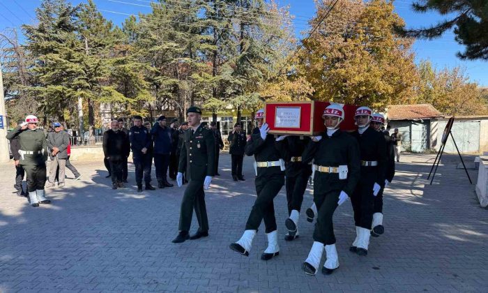 Vefat eden Kıbrıs gazisi son yolculuğuna uğurlandı