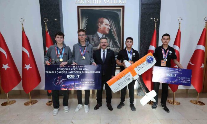 Vali Aksoy, “Uluslararası MEB Robot Yarışması” dünya birincilerini makamında misafir etti