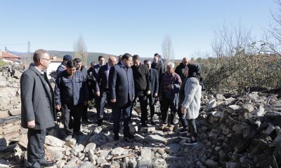 Kütahya Valisi, 7 ev ve 4 hayvan barınağının yandığı köyde incelemelerde bulundu