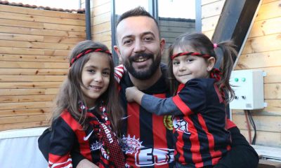 Eskişehirsporlu baba, kızının doğum gününü maçta kutladı