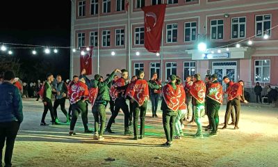 ‘Kınalı Kuzular’ asker eğlencesinde moral depoladı
