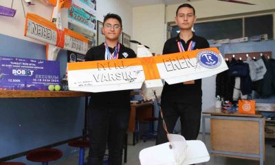 Kendileriyle yaşıtken şehit olan Eren Bülbül’ün ismini göklere yazarak dünya 1’incisi oldular