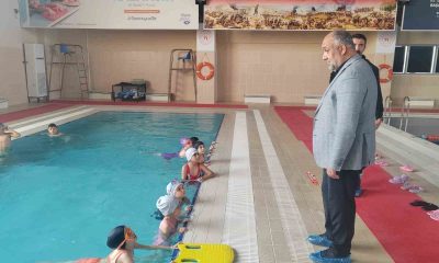 Afyonkarahisar’da ‘Yüzme Bilmeyen Kalmasın’ projesi devam ediyor