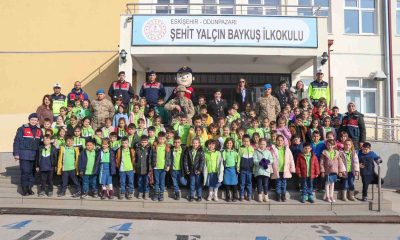 Dünya Çocuk Hakları Günü nedeniyle jandarma ekiplerinden ilkokul ziyareti
