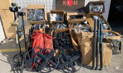 Kütahya’da tarihi bakır sikke ve kazı malzemeleri ele geçirildi