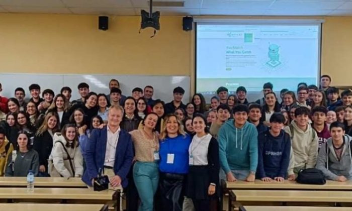 Yapay zeka algoritmalarını kullanarak kariyer iş eşleşmesi