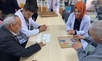 Huzurevindeki yaşlılar sosyal aktivitelerle vakit geçiriyor