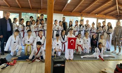 Huzurevindeki yaşlılar, kuşaklar arası buluşma programında genç sporcularla bir araya geldi