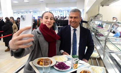 Yıllar önce öğrenci olarak geldiği yemekhaneye şimdi rektör olarak geldi