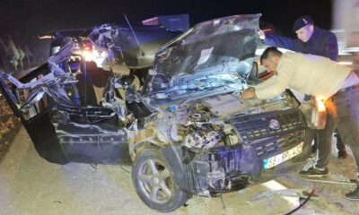 Tıra arkadan çarpan otomobilde ikisi bebek 5 kişi yaralandı