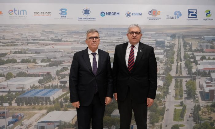 Eskişehir İl Defterdarı CEMİL MÜSEVİTOĞLU’ndan Başkan KÜPELİ’ye Ziyaret