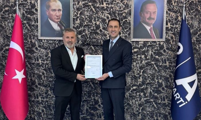 Egitimci Naci Karakuyu,Anahtar Parti Odunpazarı İlçe Başkanı oldu