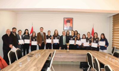 Bilecikli öğrencilere başarı belgesi