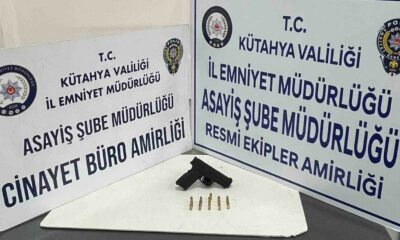 Kütahya’da bir araçta ruhsatsız tabanca ele geçirildi