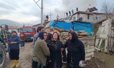 Yangın sonrası 4 çocuklu aile evsiz kaldı