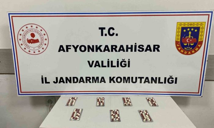 Jandarma uyuşturucu hap ele geçirdi
