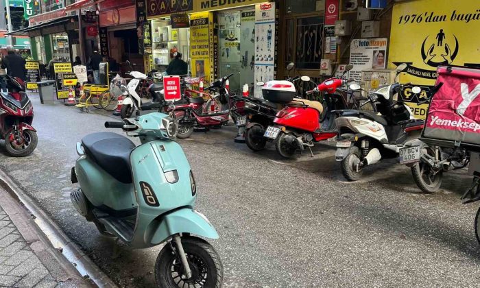 Yol mu motosiklet park alanı mı?