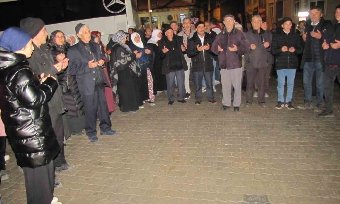 Hisarcık’ta 31 kişilik umre kafilesi dualarla uğurlandı