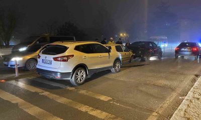 Köprü üzerinde 3 aracın karıştığı zincirleme kaza trafiği kilitledi