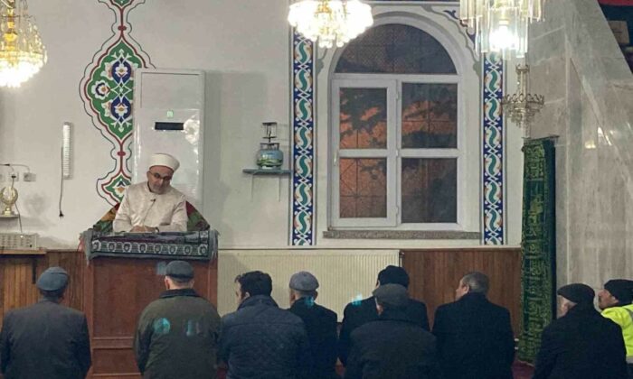Afyonkarahisar’da yatsı namazı buluşmaları sürüyor
