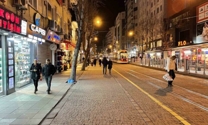 Yılbaşı öncesi kent merkezinde beklenen yoğunluk oluşmadı