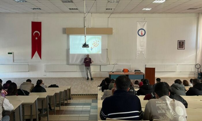 Hisarcık MYO’da, “Ruh Sağlığını Korumanın Yolları” ve “Bağımlılıkla Mücadele Kaynakları” konulu eğitim