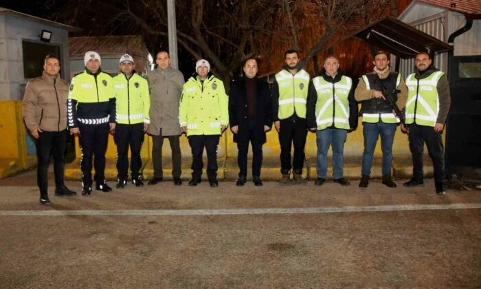 İl Emniyet Müdürü Yılmaz, yılbaşında görev yapan personeli ziyaret etti