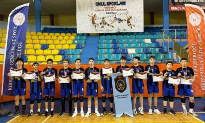 Eskişehirli öğrenciler Türkiye yarı finallerine katılma hakkı kazandı