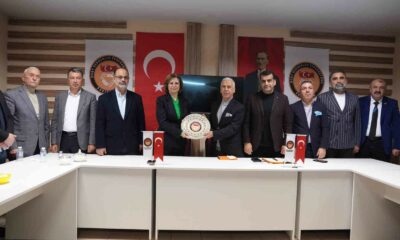 Başkan Ünlüce, Eskişehir Dost Dernekler Federasyonu’nu ziyaret etti