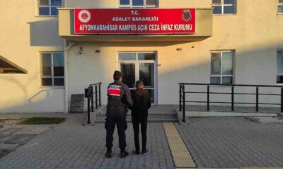 Hapis cezalarıyla aranan 2 kişiyi jandarma yakaladı