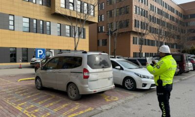 Hatalı araç park eden 241 sürücüye ceza yazıldı