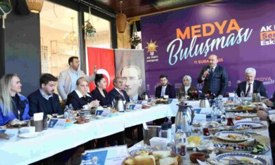 AK Parti İl Başkanı Albayrak, Odunpazarı Belediye Başkanı Kurt’un eleştirilerine cevap verdi