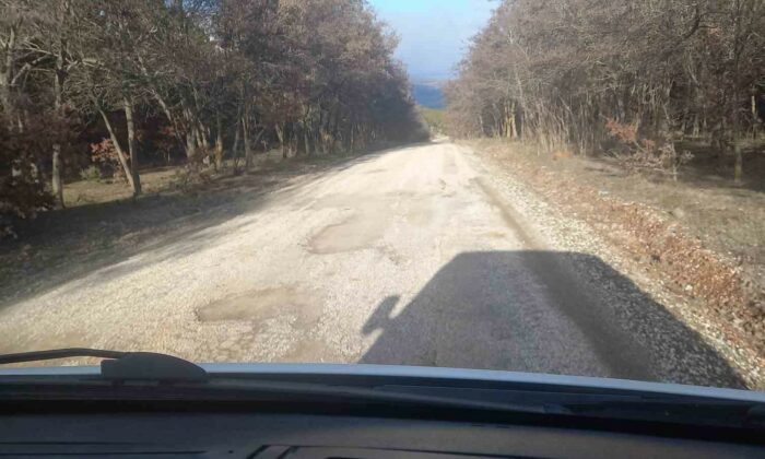 Gediz’de Ilıca – Gürkuyu yolu sürücüler için çileye dönüştü