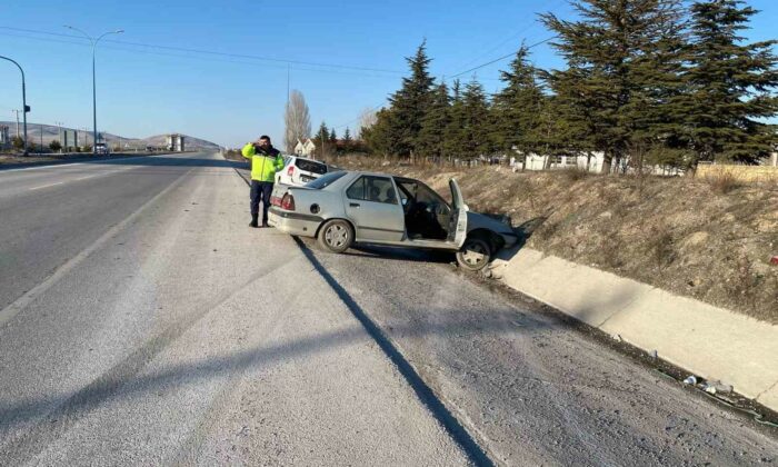 Emirdağ’da trafik kazası, 3 yaralı