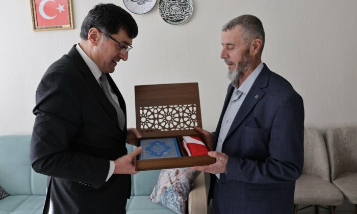 Başkan Eyüp Kahveci’den şehit ailesine anlamlı ziyaret